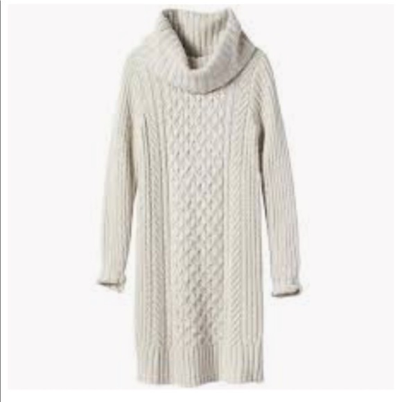Banana Republic Sweaters - Banana Republic Cable Knit Long Sweater